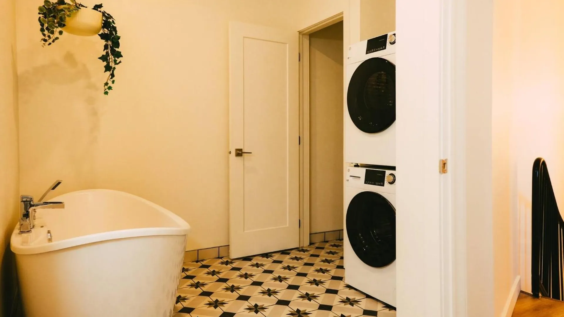公寓 哈利法克斯New Pause Penthouse Lofts - Downtown - Free Parking公寓